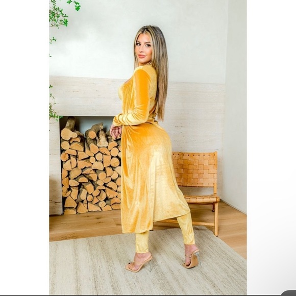 NEW 3 Piece Golden Velvet Set - Picture 2 of 3